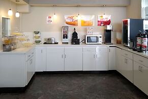 Econo Lodge Inn & Suites West - Energy Corridor