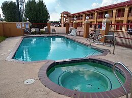 Econo Lodge Inn & Suites West - Energy Corridor