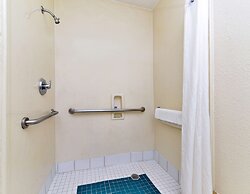 Americas Best Value Inn & Suites Houston Brookhollow NW