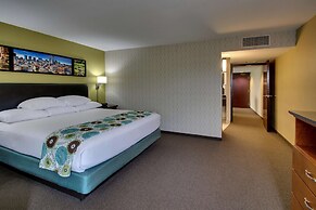Drury Inn & Suites Houston Near the Galleria