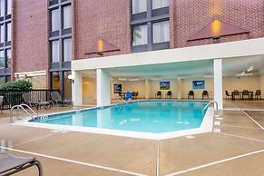 Drury Inn & Suites Houston Near the Galleria