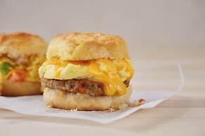 Heritage Inn & Suites The Woodlands, Trademark by Wyndham