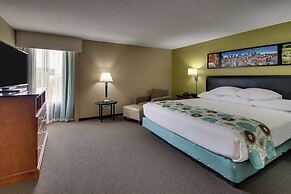 Heritage Inn & Suites The Woodlands, Trademark by Wyndham