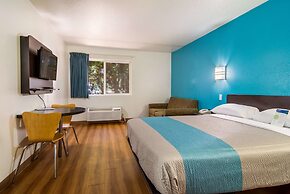 Motel 6 Portland, OR Mall 205