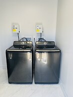 Niagara Lodge & Suites