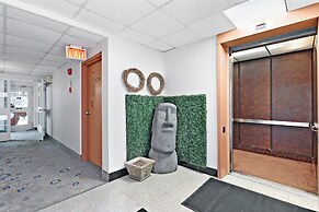 Niagara Lodge & Suites