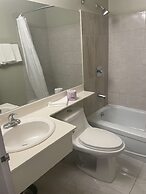 Niagara Lodge & Suites