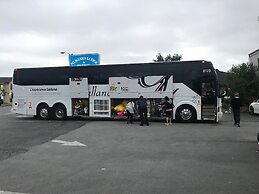 Niagara Lodge & Suites