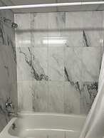 Niagara Lodge & Suites