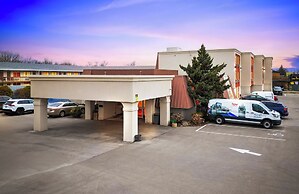 Niagara Lodge & Suites