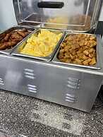 Niagara Lodge & Suites