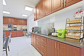 Niagara Lodge & Suites