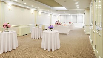 The Lucerne Hotel