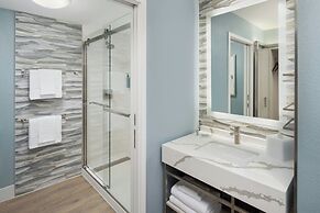 Courtyard Charleston Waterfront by Marriott