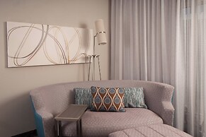 Courtyard Charleston Waterfront by Marriott