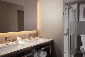 Courtyard Charleston Waterfront by Marriott