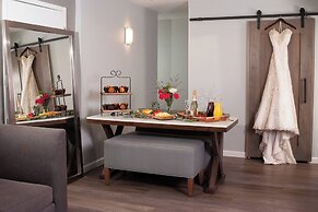 Courtyard Charleston Waterfront by Marriott