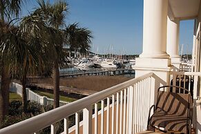 Courtyard Charleston Waterfront by Marriott