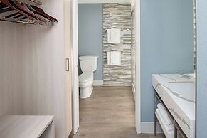 Courtyard Charleston Waterfront by Marriott