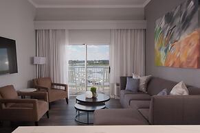 Courtyard Charleston Waterfront by Marriott