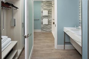 Courtyard Charleston Waterfront by Marriott