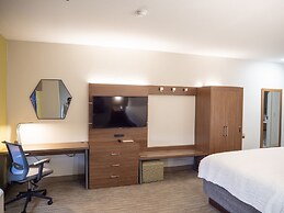 Holiday Inn Express & Suites Greenville Airport by IHG