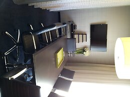 The Hollis Halifax a DoubleTree Suites by Hilton Hotel