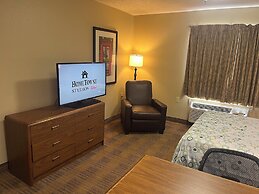 HomeTowne Studios & Suites by Red Roof Greensboro