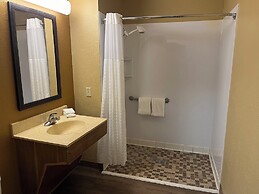 HomeTowne Studios & Suites by Red Roof Greensboro