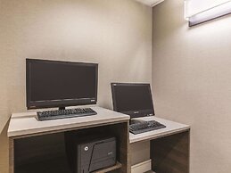 La Quinta Inn & Suites by Wyndham Austin Near The Domain