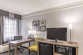 La Quinta Inn & Suites by Wyndham Austin Near The Domain