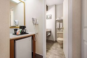 Quality Inn & Suites Gatineau