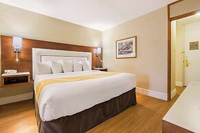 Quality Inn & Suites Gatineau
