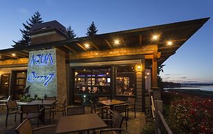 Kingfisher Oceanside Resort and Spa