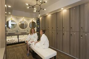 Kingfisher Oceanside Resort and Spa