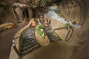 Kingfisher Oceanside Resort and Spa