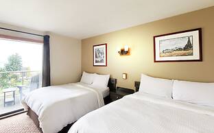 Kingfisher Oceanside Resort and Spa