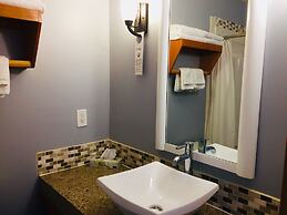 Kingfisher Oceanside Resort and Spa