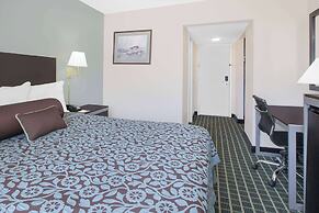 Days Inn by Wyndham Market Center Dallas Love Field
