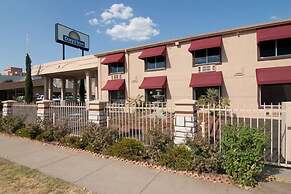 Days Inn by Wyndham Market Center Dallas Love Field