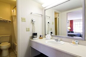 Days Inn by Wyndham Market Center Dallas Love Field