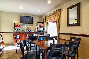 Days Inn by Wyndham Market Center Dallas Love Field