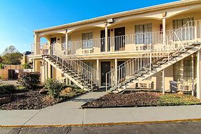 Days Inn by Wyndham Market Center Dallas Love Field