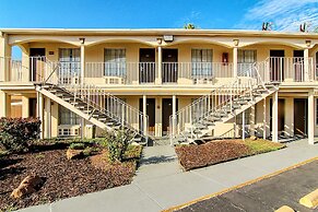 Days Inn by Wyndham Market Center Dallas Love Field