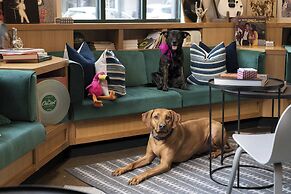 MOXY Memphis Downtown