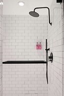 MOXY Memphis Downtown