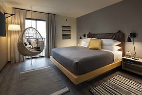 MOXY Memphis Downtown