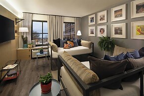 MOXY Memphis Downtown