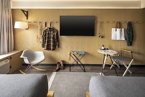 MOXY Memphis Downtown