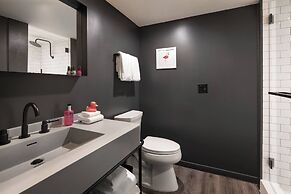 MOXY Memphis Downtown